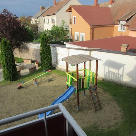 Zafír Sziget Apartman Sárvár Exterior foto