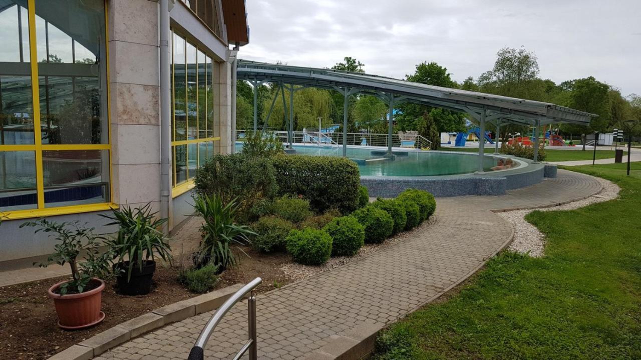 Zafír Sziget Apartman Sárvár Exterior foto
