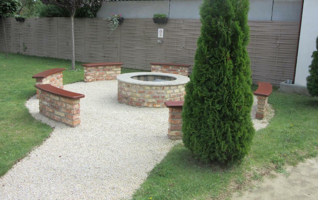 Zafír Sziget Apartman Sárvár Exterior foto